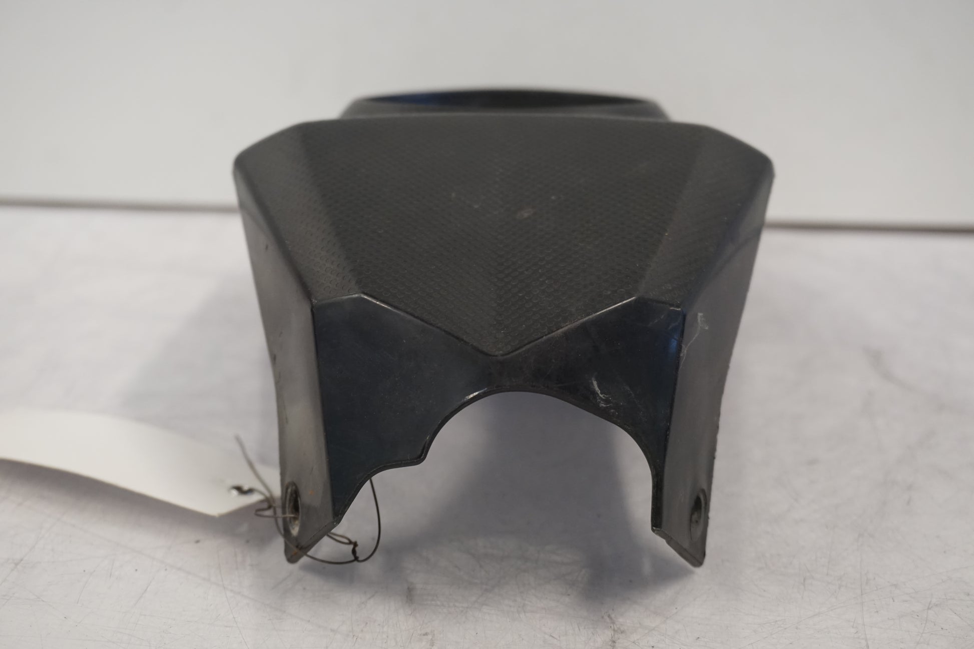 Höger sida på Bensintankskåpa från en Husqvarna TR 650 Strada -2012 motorcykel.