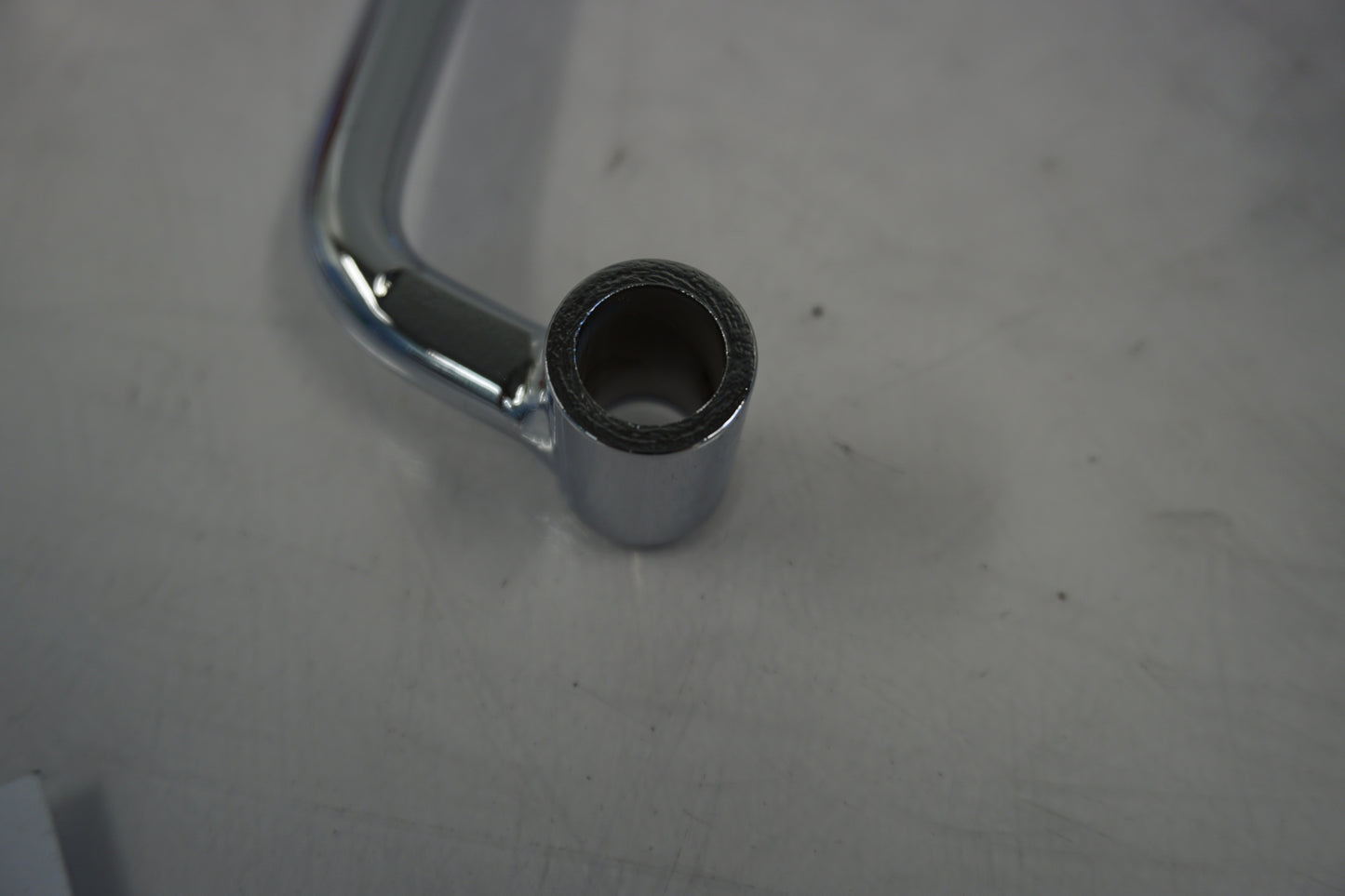 Snett nerifrån på Sidoväskhållare från en H-D Sportster 1000 "Ironhead" XLX -2005 motorcykel.