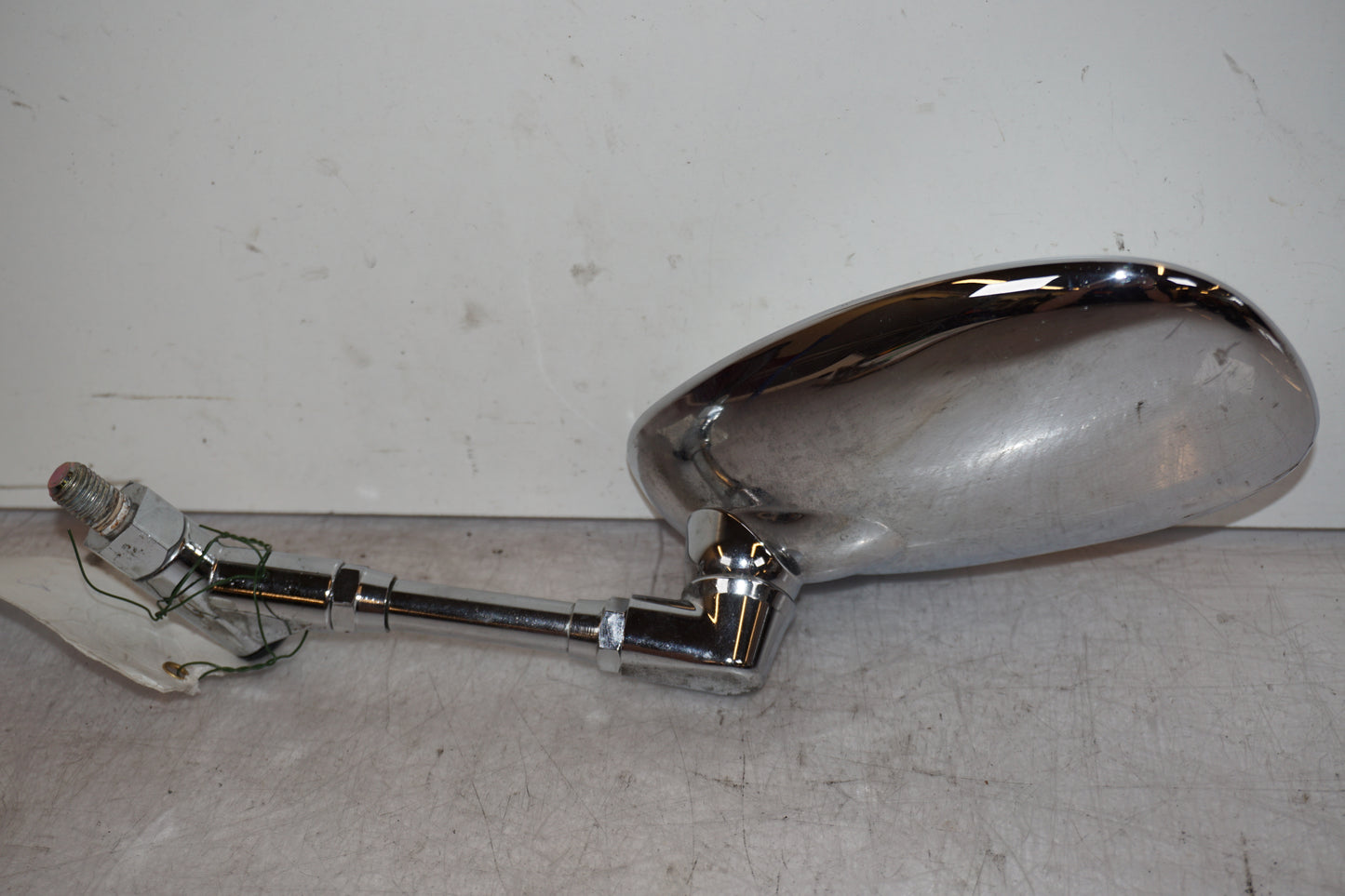 Baksidan på Backspegel från en Suzuki GSF 1200 -2000 motorcykel.