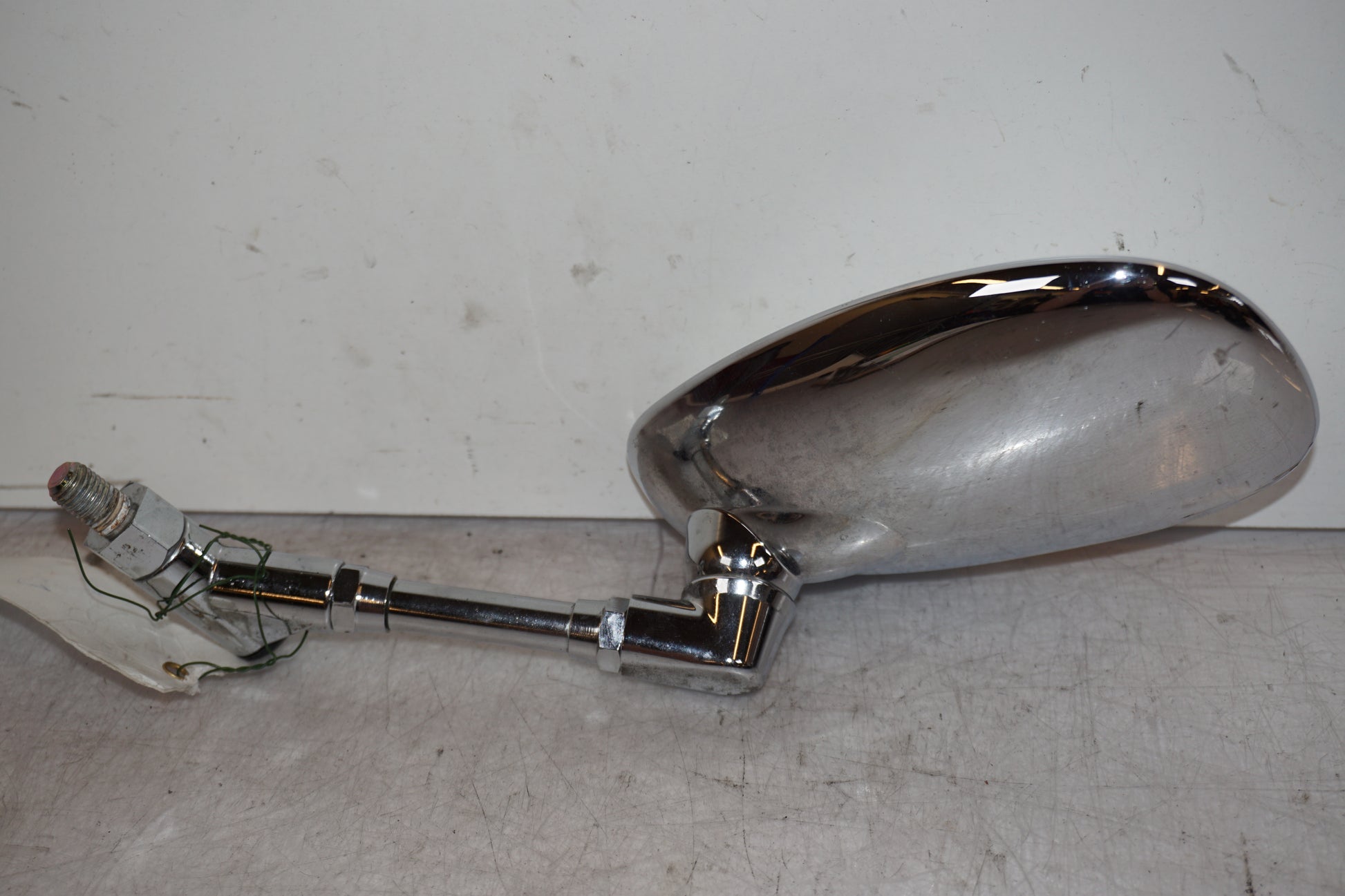 Baksidan på Backspegel från en Suzuki GSF 1200 -2000 motorcykel.