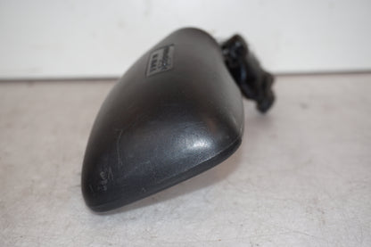 Snett nerifrån på Backspegel från en Suzuki GSX-R 600 -1999 motorcykel.