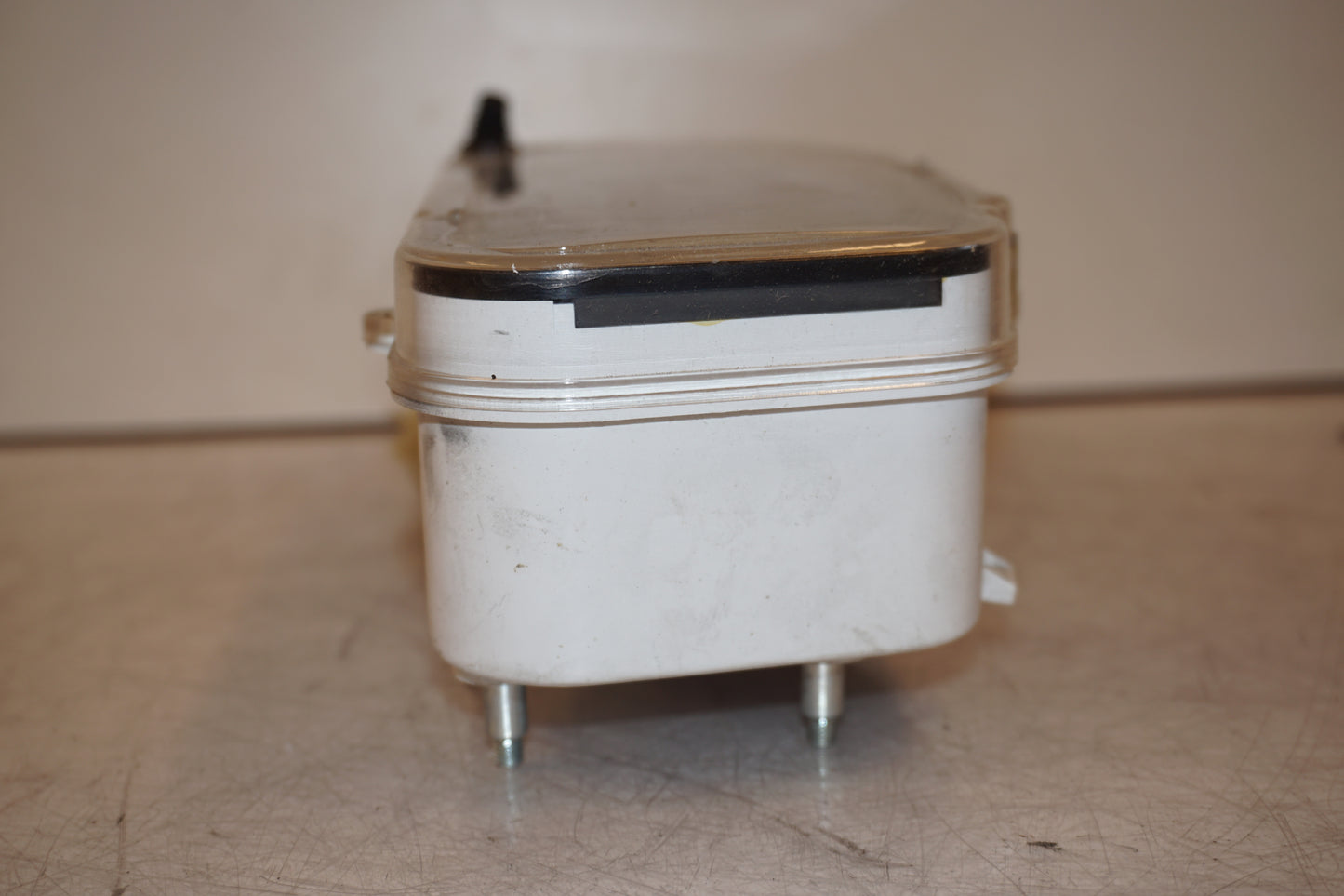 Snett uppifrån på Instrumentpanel från en Kawasaki GPZ 500 -1993 motorcykel.