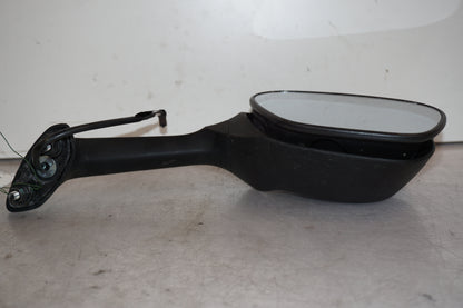 Vänster sida på Backspegel från en Suzuki GSX-R 750 -2011 motorcykel.