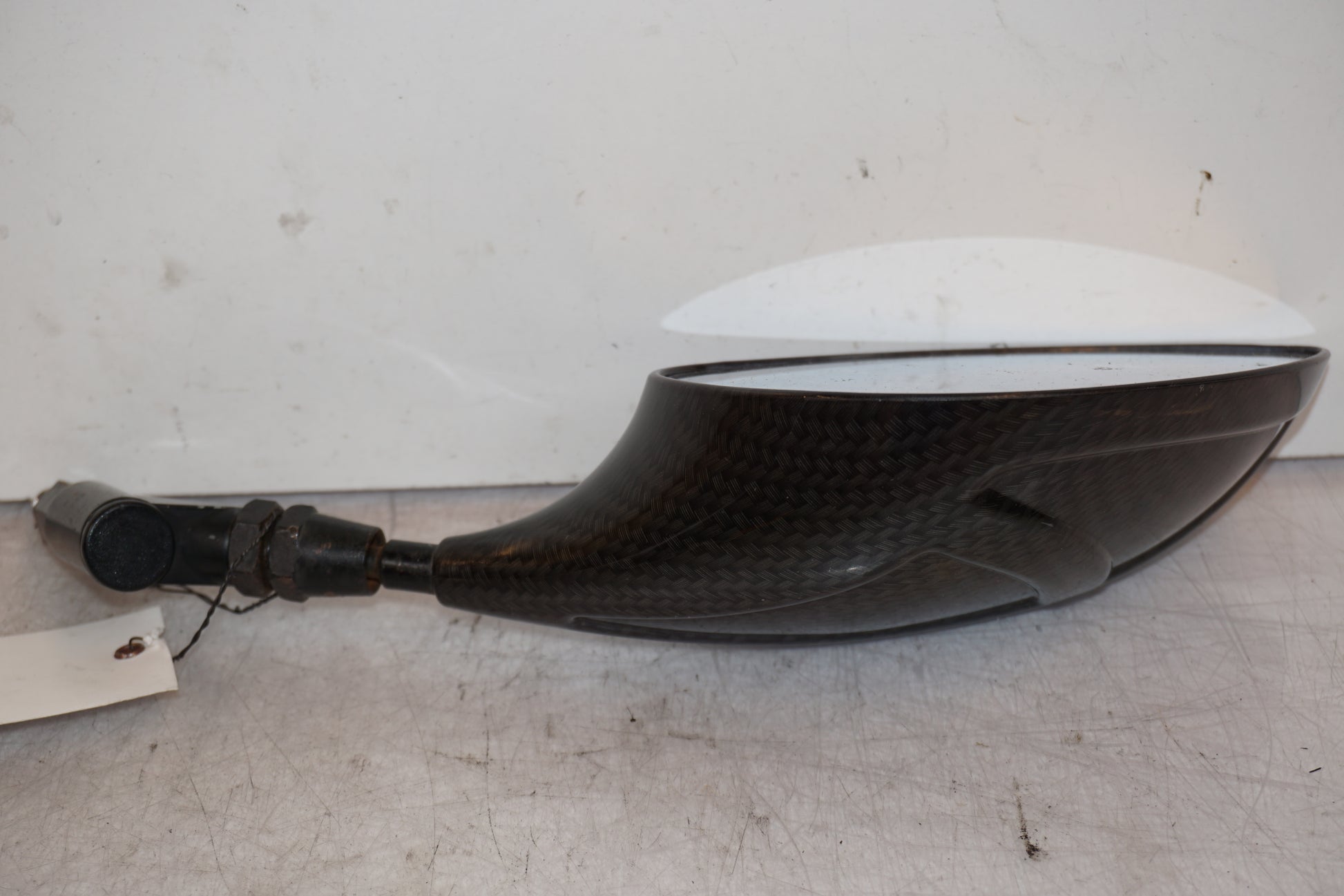 Baksidan på Backspegel från en Suzuki DL 1000 -2003 motorcykel.