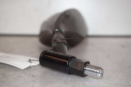 Snett uppifrån på Backspegel från en Suzuki DL 1000 -2003 motorcykel.