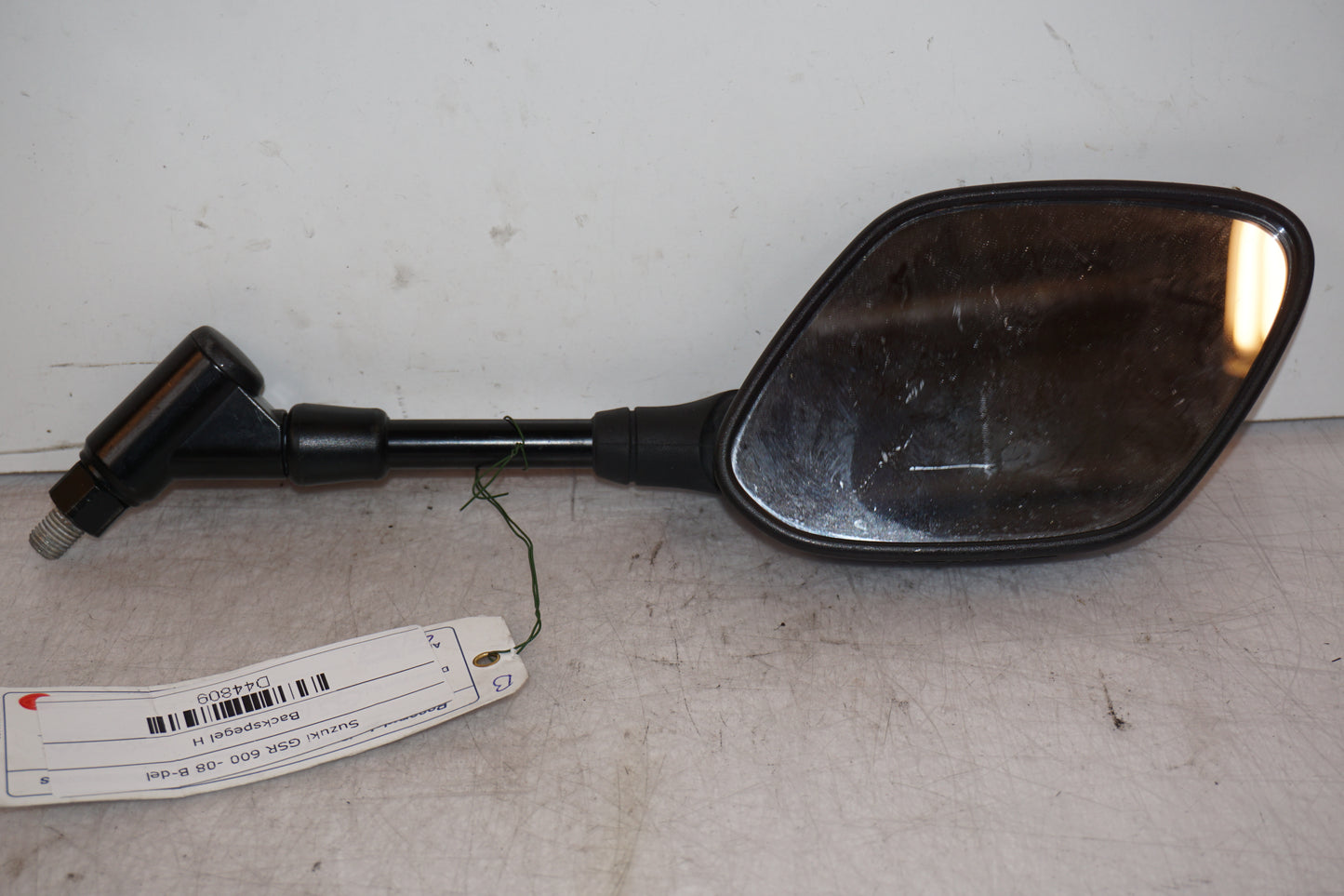 Framsidan på Backspegel från en Suzuki GSR 600 -2008 motorcykel.