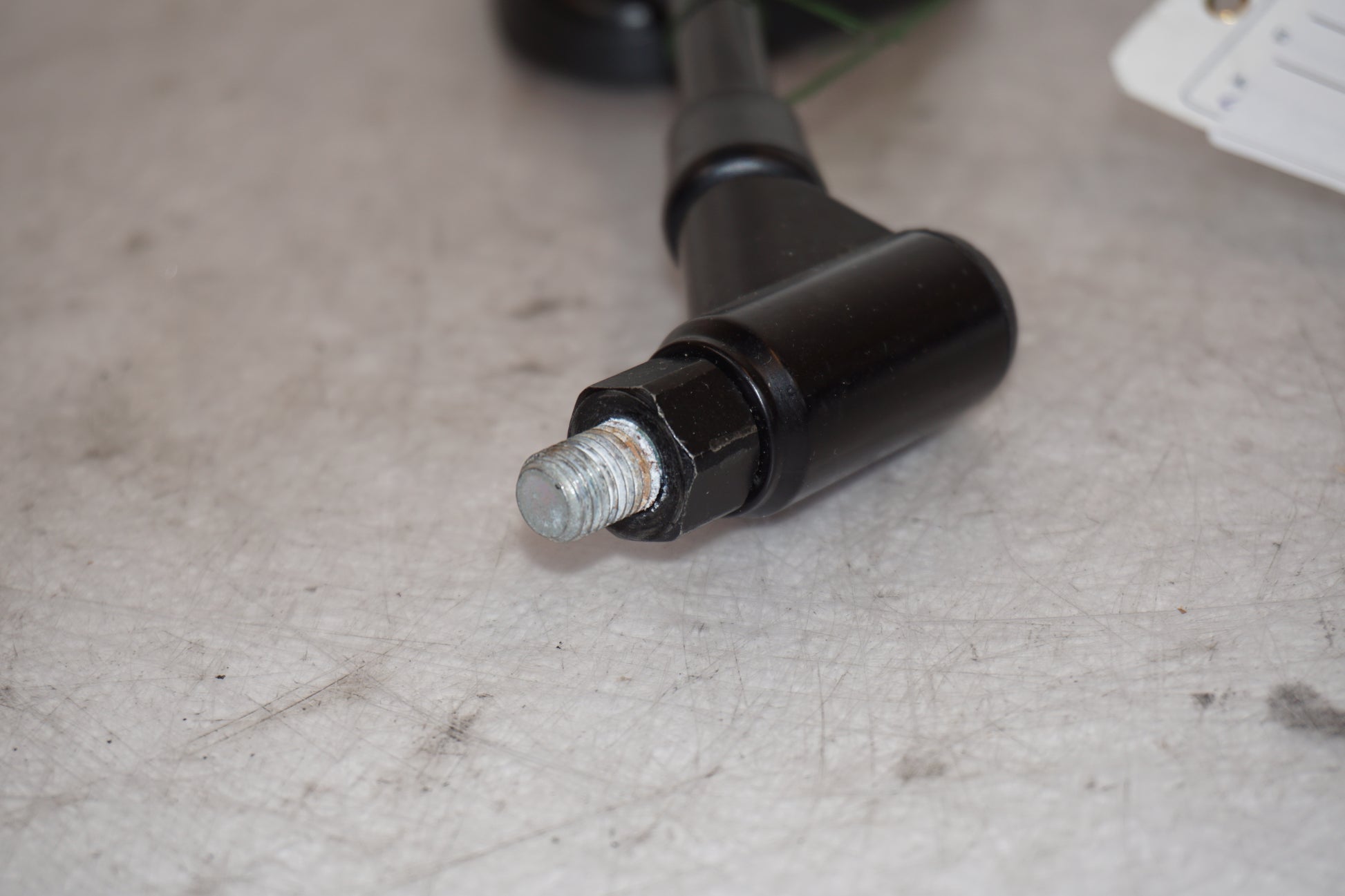 Snett uppifrån på Backspegel från en Suzuki GSR 600 -2008 motorcykel.