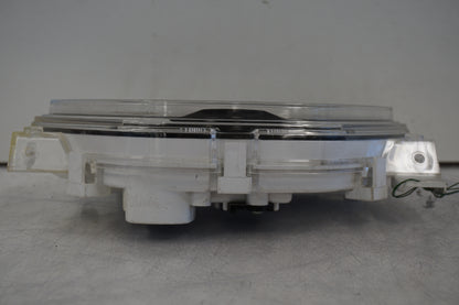 Baksidan på Instrumentpanel från en Honda ANF 125 -2009 motorcykel.