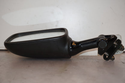 Baksidan på Backspegel från en Kawasaki ZX-7R -1996 motorcykel.