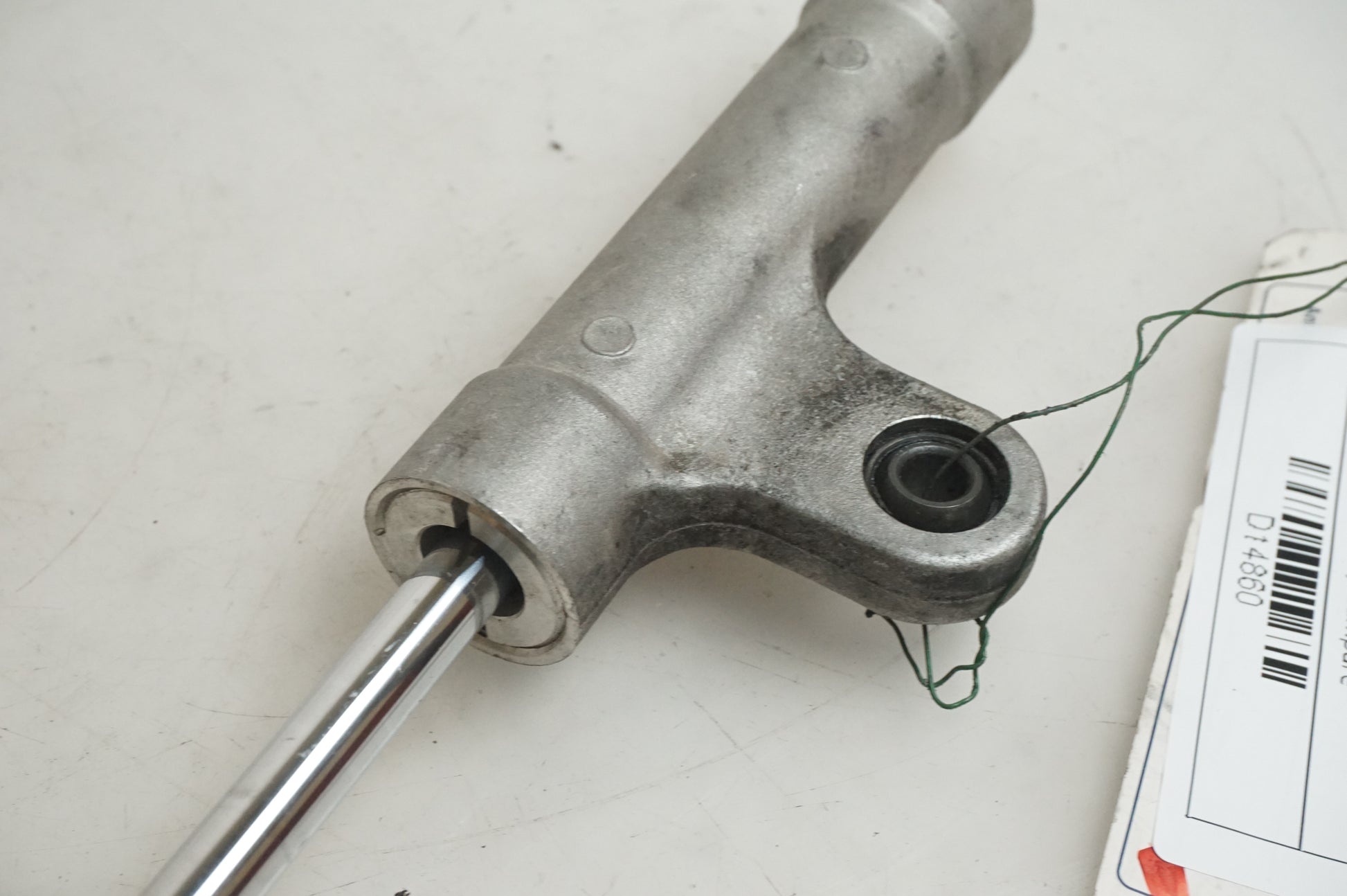 Höger sida på Styrdämpare från en Suzuki GSX-R 1000 -2003 motorcykel.