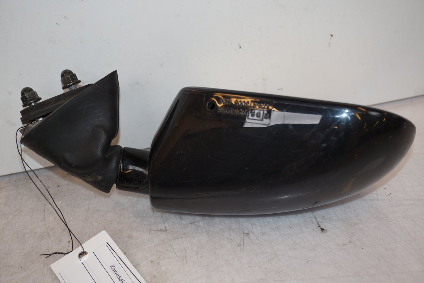 Vänster sida på Backspegel från en Kawasaki ZX-9R -1997 motorcykel.