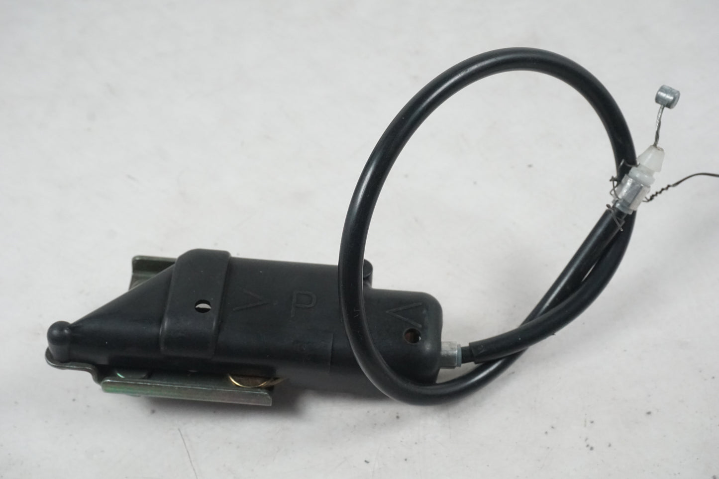 Framsidan på Sadellåsmekanism från en Yamaha YZF 1000 R1 -2001 motorcykel.