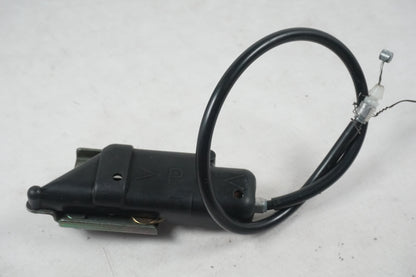 Framsidan på Sadellåsmekanism från en Yamaha YZF 1000 R1 -2001 motorcykel.