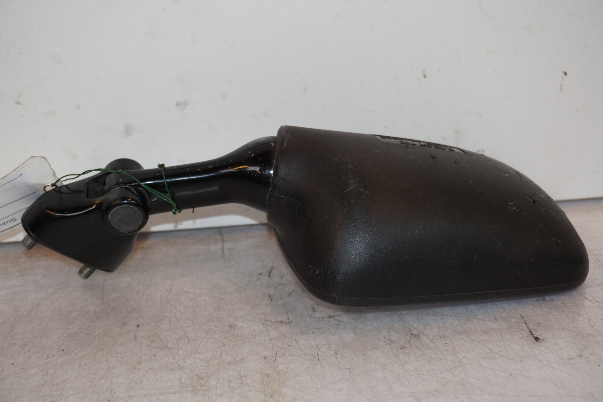 Baksidan på Backspegel från en Suzuki TL 1000 S -1997 motorcykel.