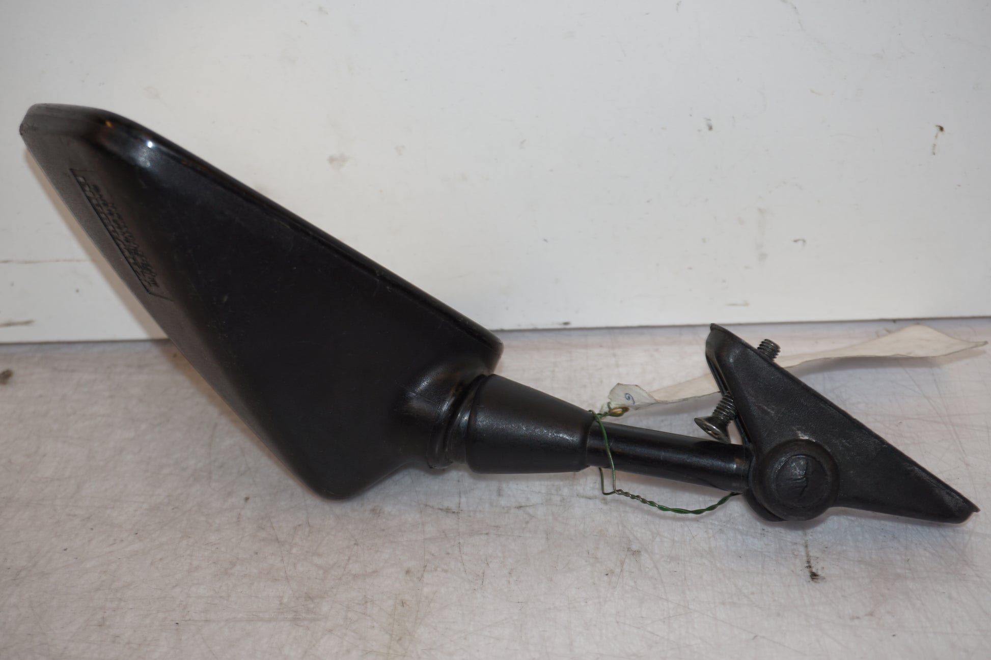 Baksidan på Backspegel från en Kawasaki GPZ 900 -1989 motorcykel.