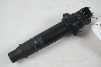 Framsidan på Tändspole från en Yamaha YZF 1000 R1 -2003 motorcykel.