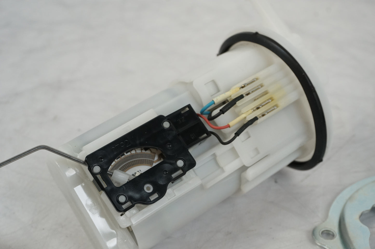 Bensiiniä pumpun ruiskutus