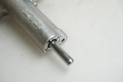 Vänster sida på Styrdämpare från en Suzuki GSX-R 1000 -2007 motorcykel.