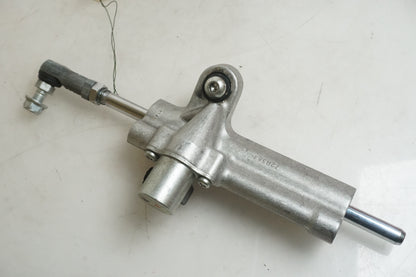 Snett uppifrån på Styrdämpare från en Suzuki GSX-R 1000 -2007 motorcykel.