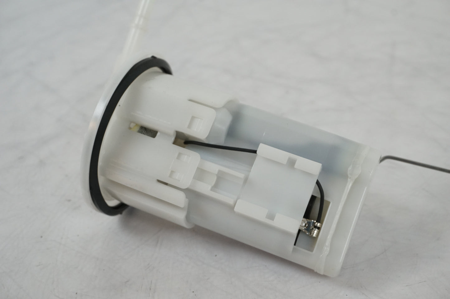 Bensiiniä pumpun ruiskutus