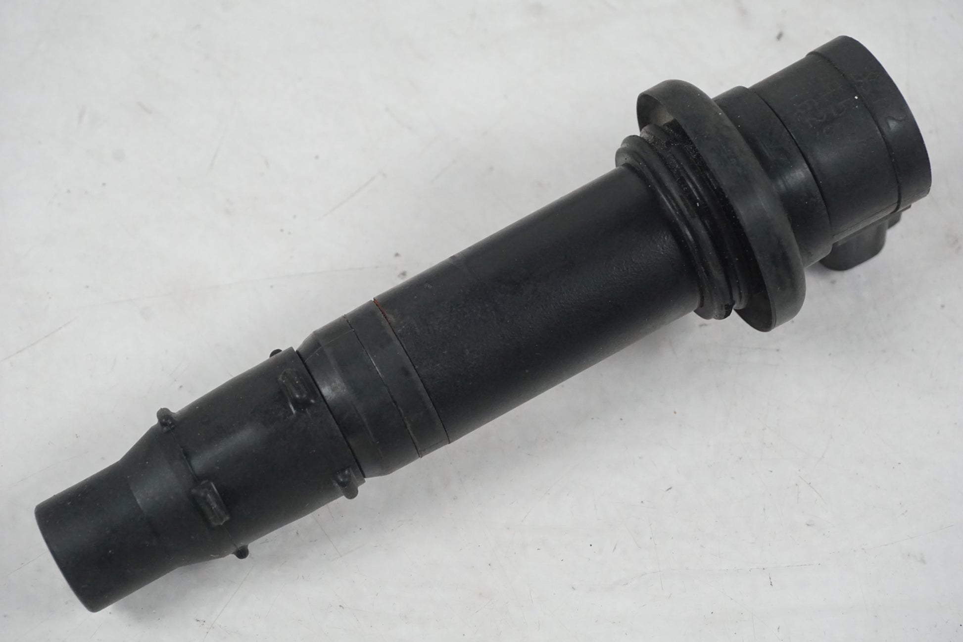 Baksidan på Tändspole från en Yamaha FZ1-SA -2008 motorcykel.