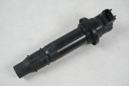 Framsidan på Tändspole från en Yamaha FZ1-SA -2008 motorcykel.