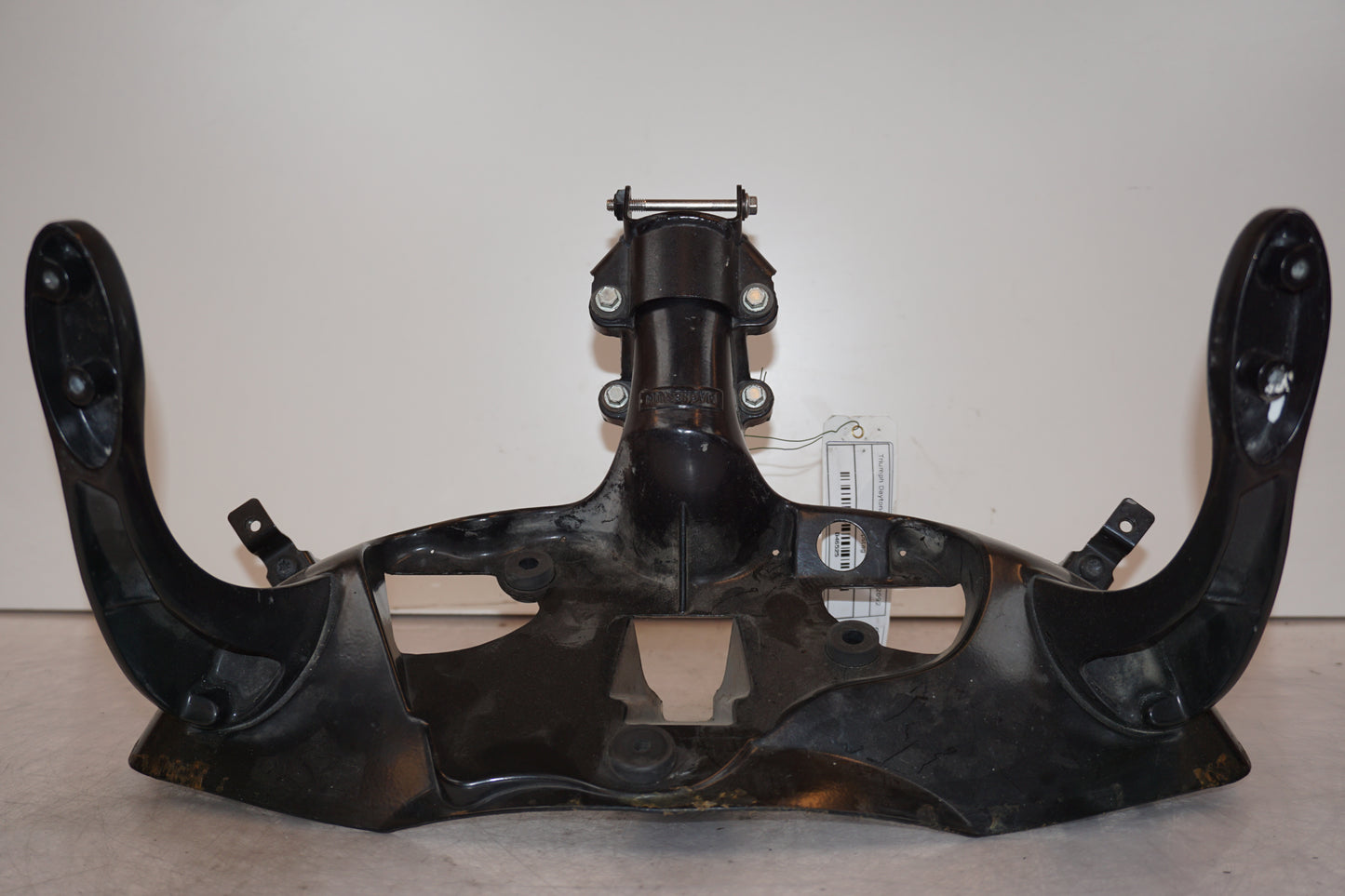 Framsidan på Toppkåpstag från en Triumph Daytona T 595 -1998 motorcykel.