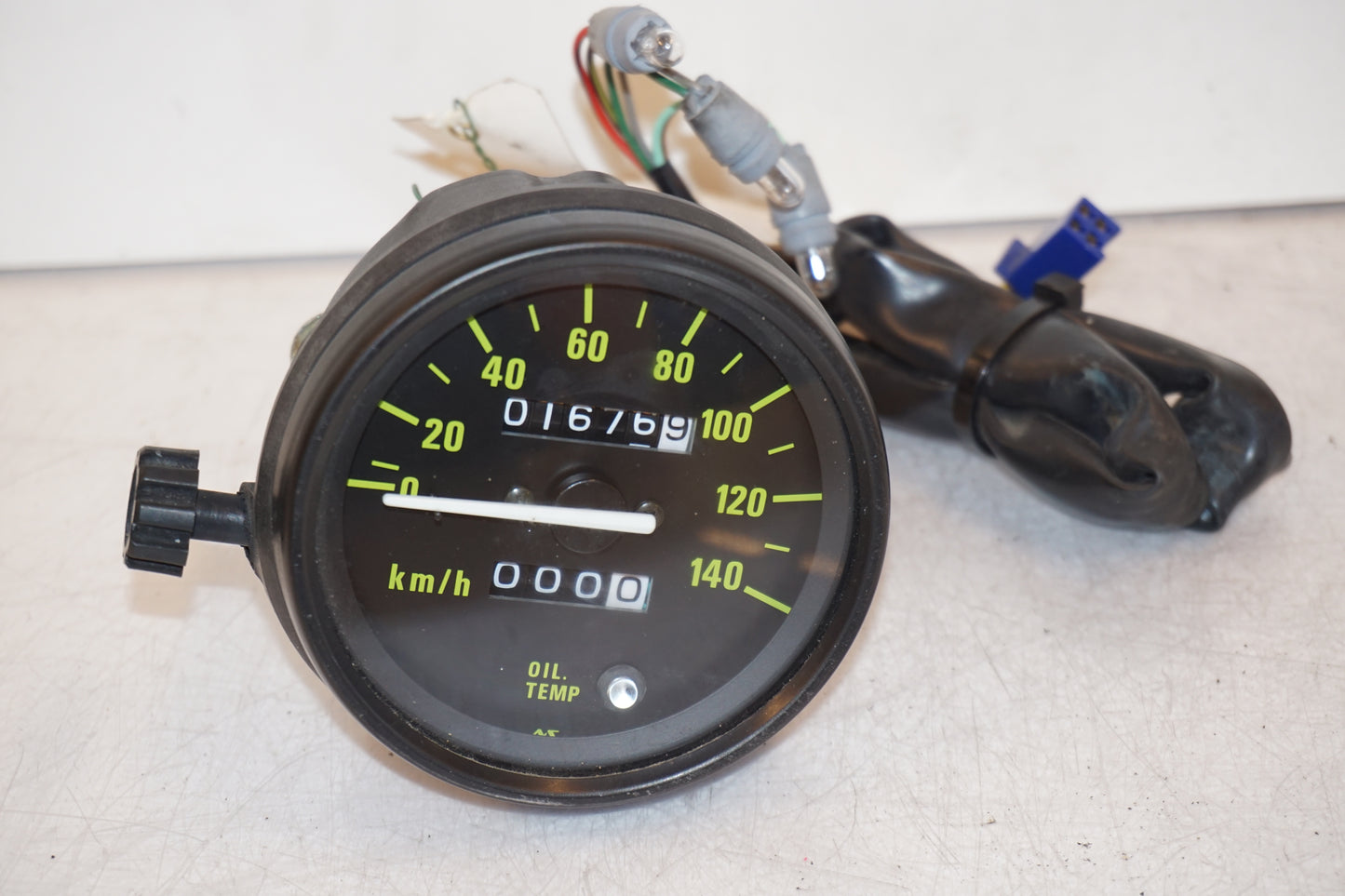 Framsidan på Hastighetsmätare från en Kawasaki KDX 125 -1991 motorcykel.