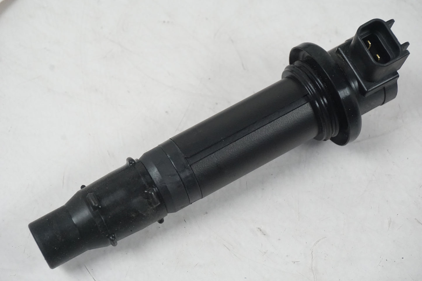 Framsidan på Tändspole från en Yamaha MT-09 Tracer -2016 motorcykel.