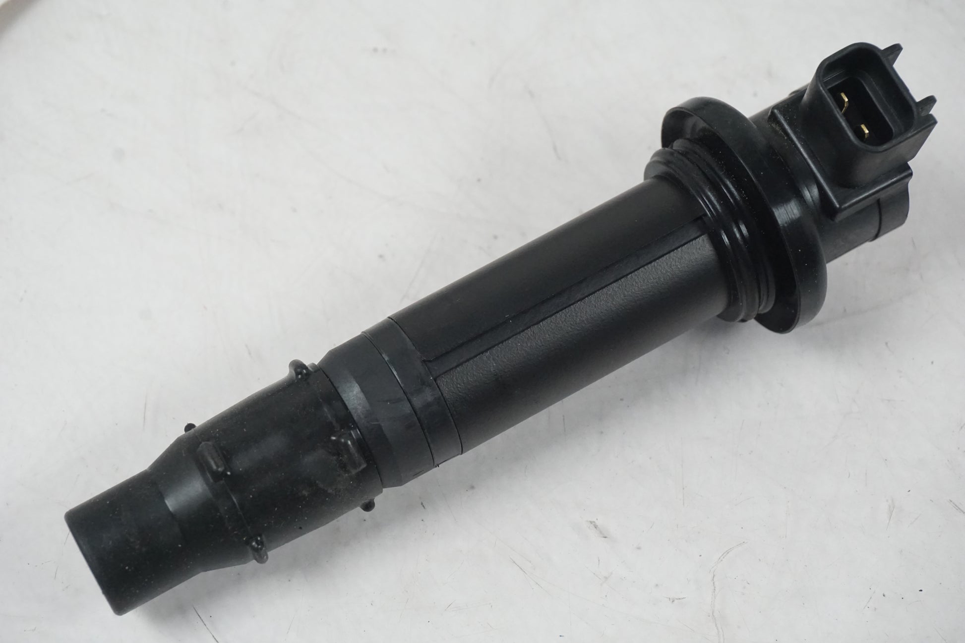 Framsidan på Tändspole från en Yamaha MT-09 Tracer -2016 motorcykel.