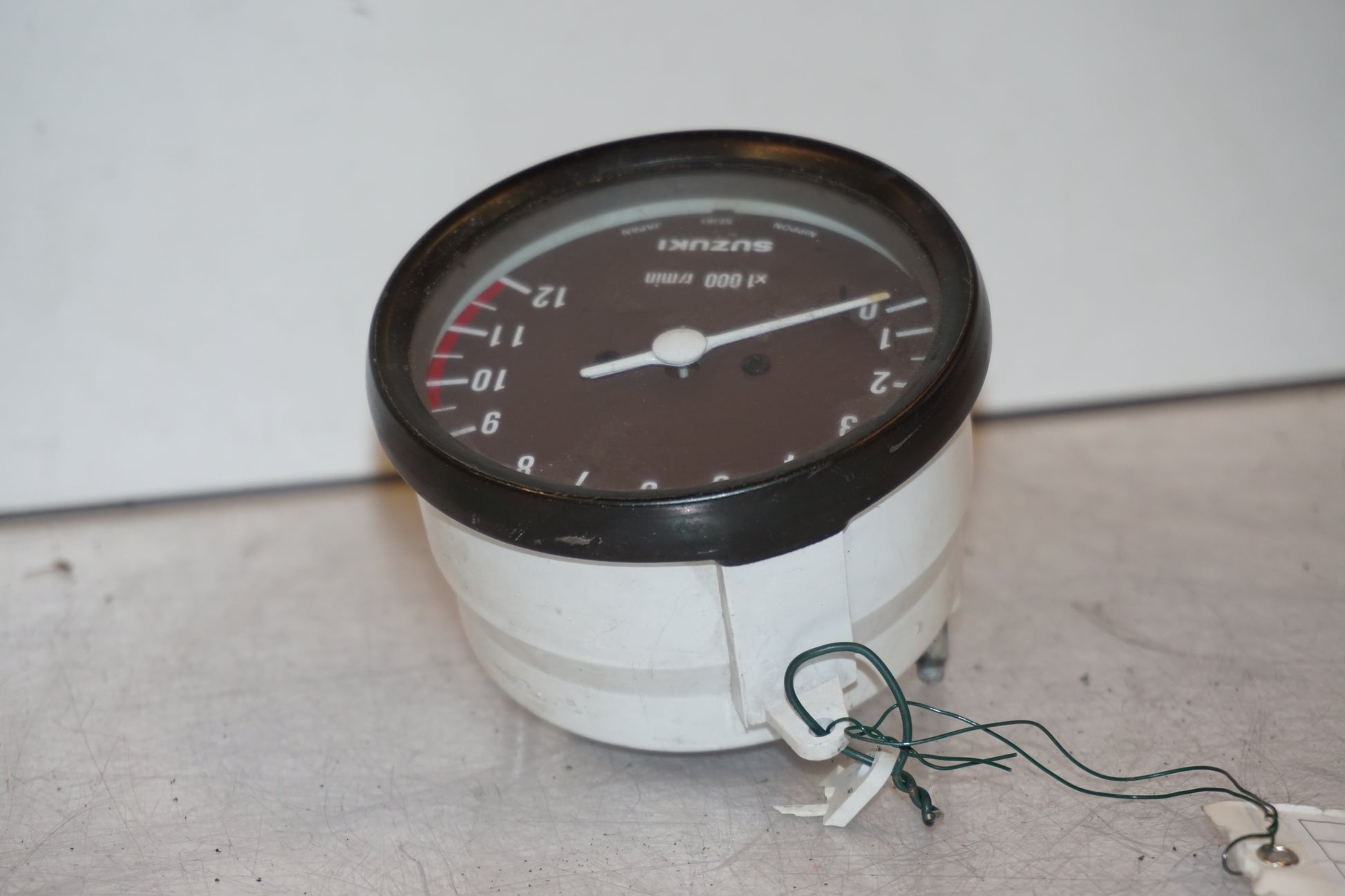 Vänster sida på Varvräknare från en Suzuki GS 500 -1980 motorcykel.