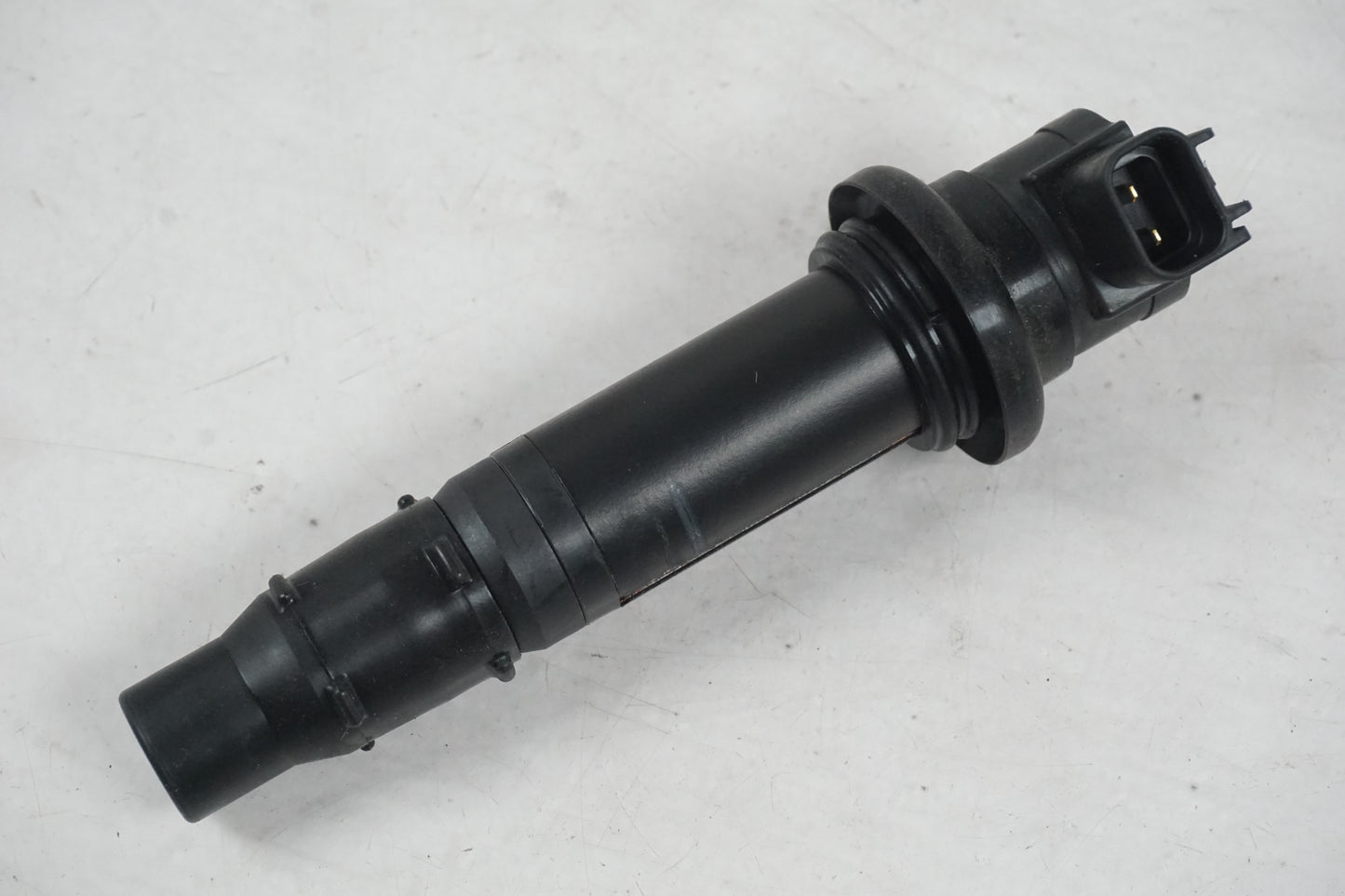 Framsidan på Tändspole från en Yamaha FJR 1300 -2016 motorcykel.