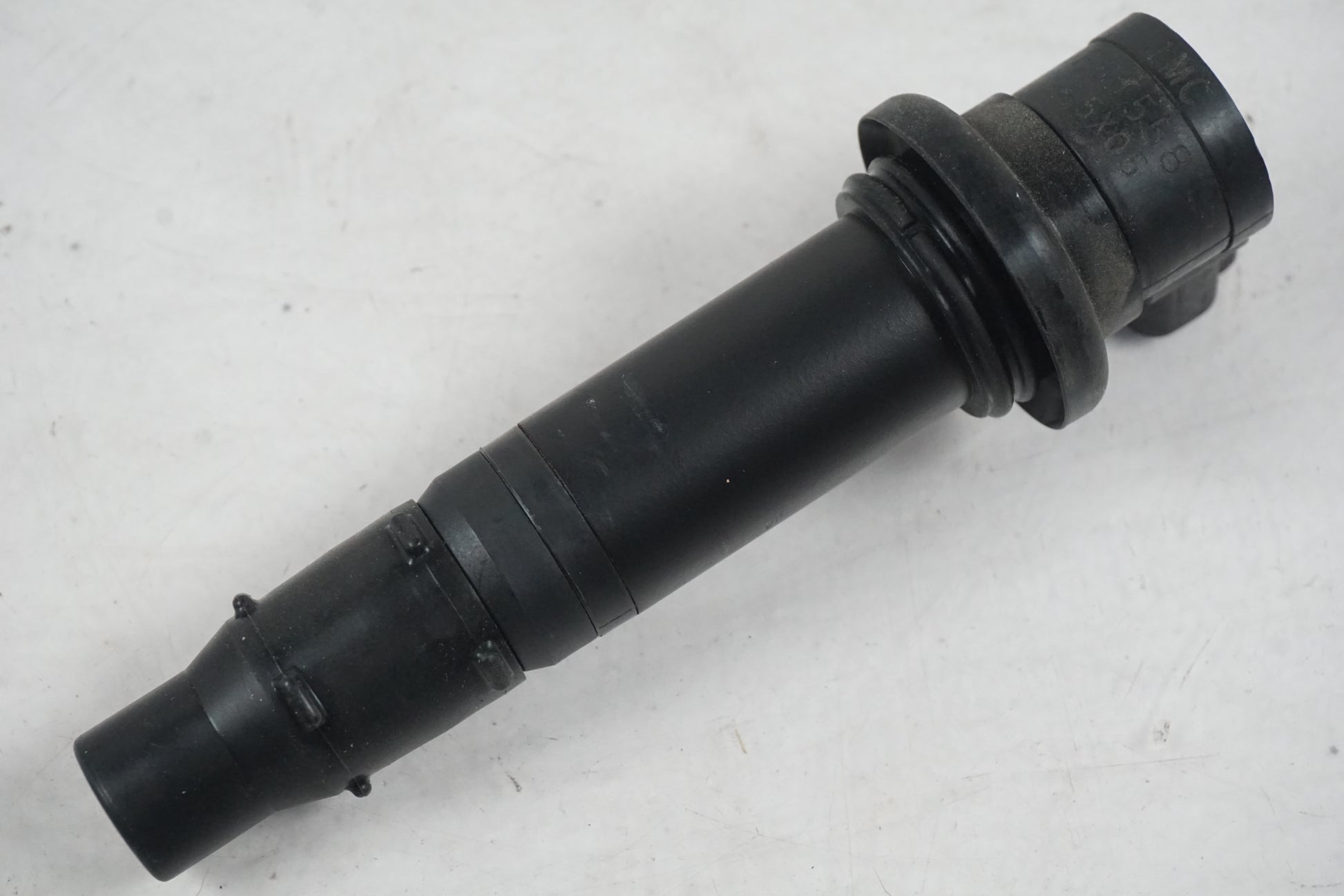 Baksidan på Tändspole från en Yamaha FJR 1300 -2016 motorcykel.