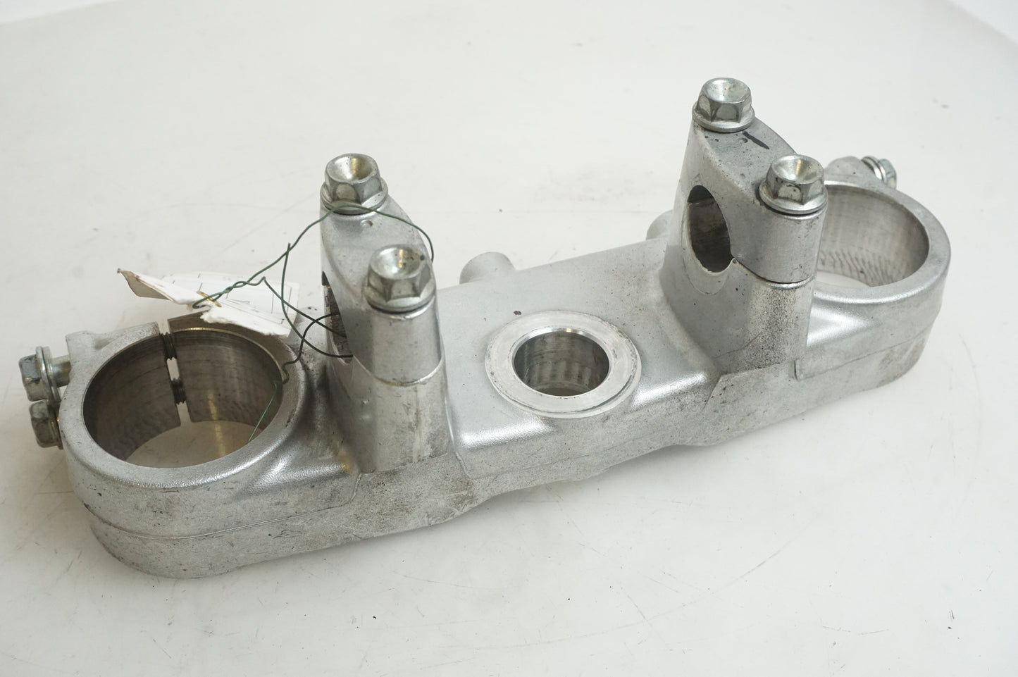 Baksidan på Gaffelkrona från en Suzuki DRZ 400 -2005 motorcykel.