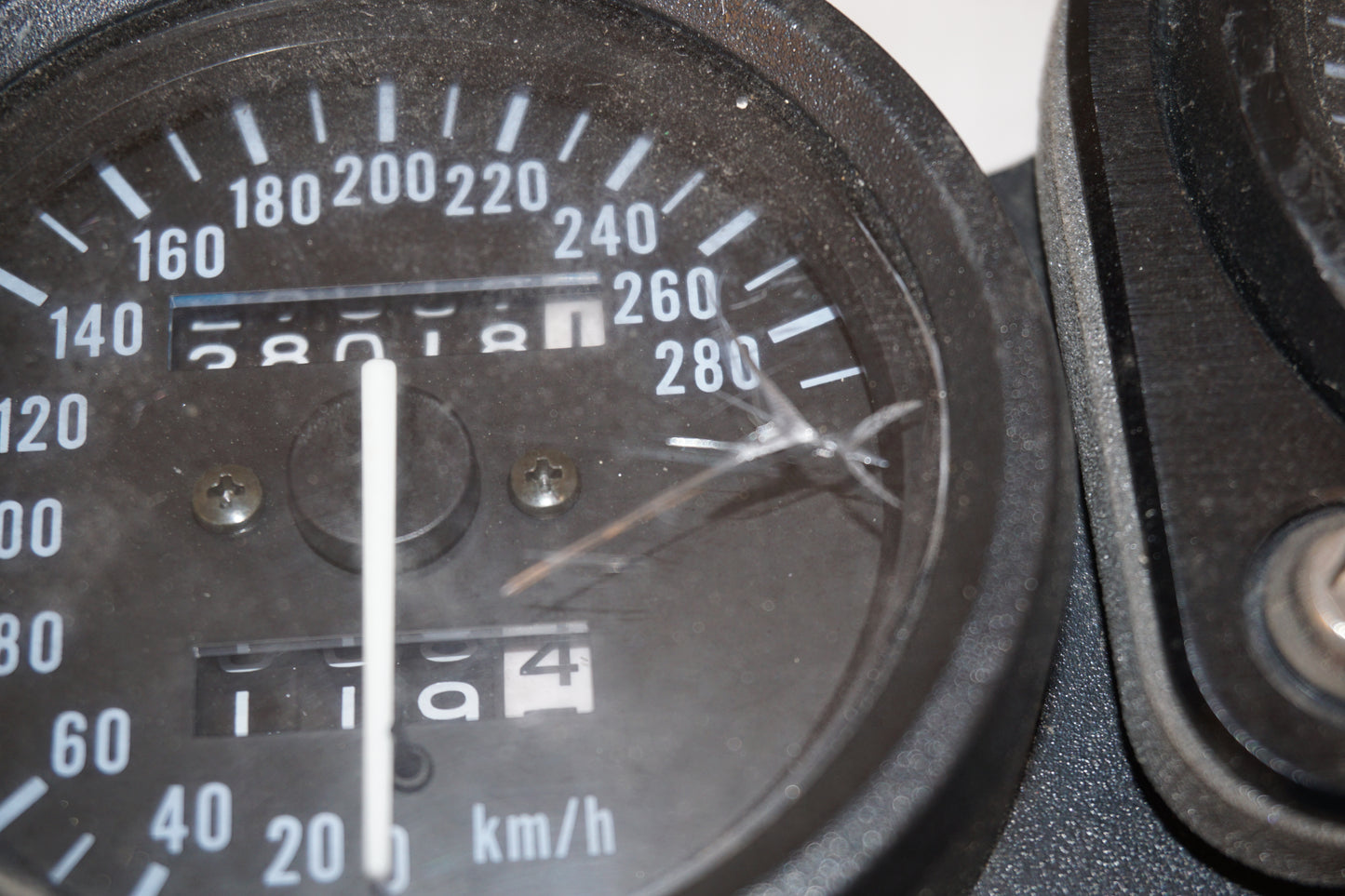 Extrabild1 på Instrumentpanel från en Suzuki GSX-R 750 -1995 motorcykel.