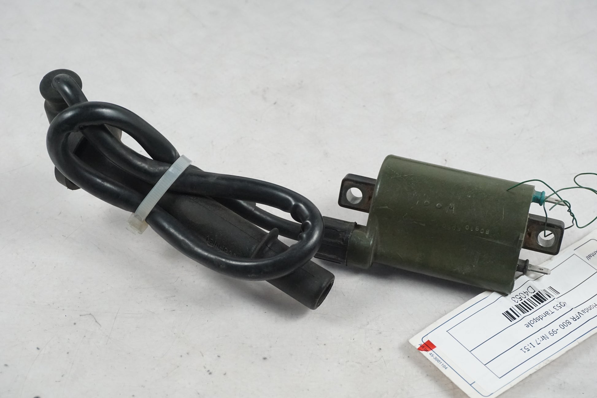 Framsidan på Tändspole från en Honda VFR 800 -1999 motorcykel.