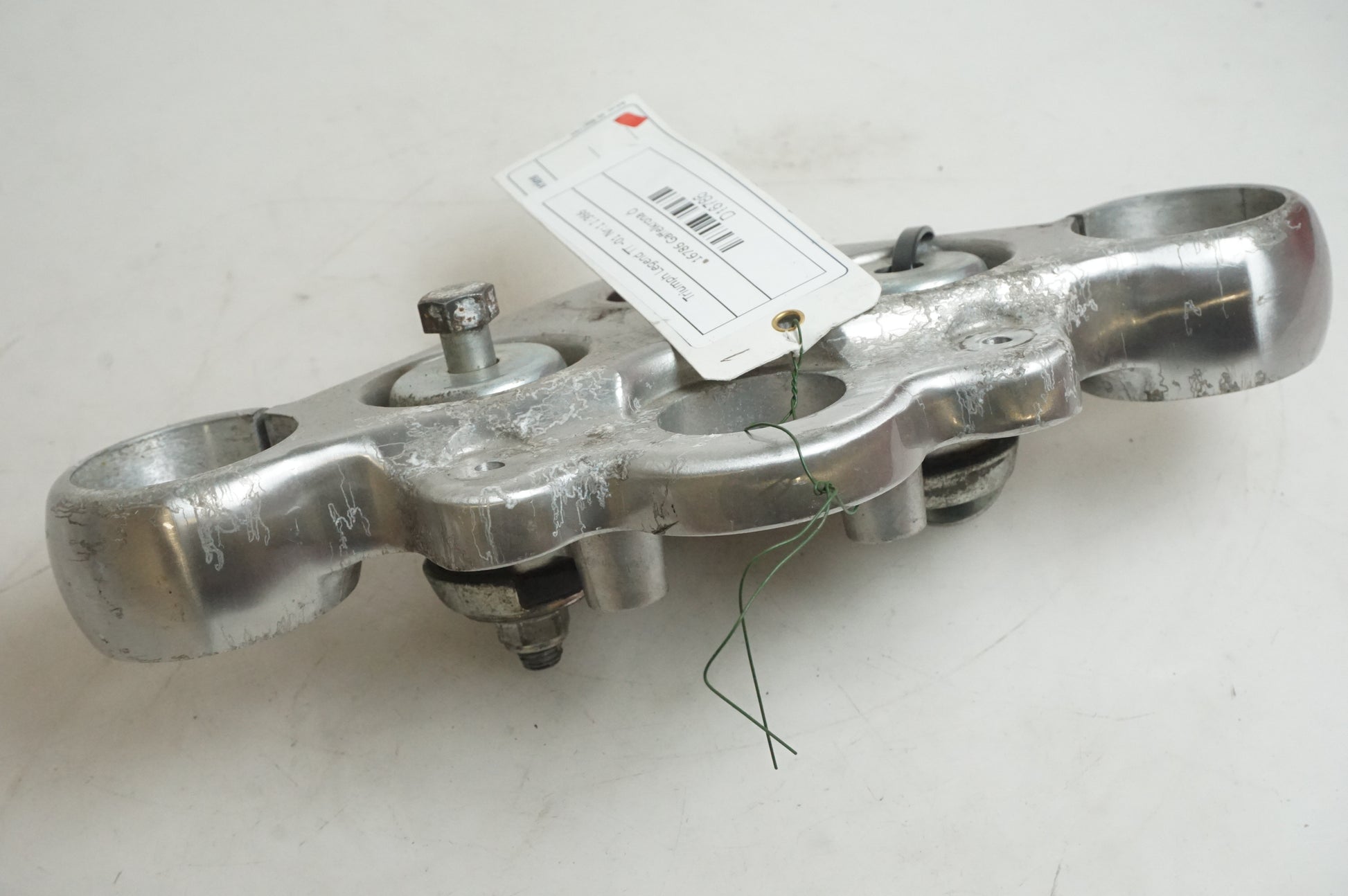 Höger sida på Gaffelkrona från en Triumph Legend TT -2001 motorcykel.