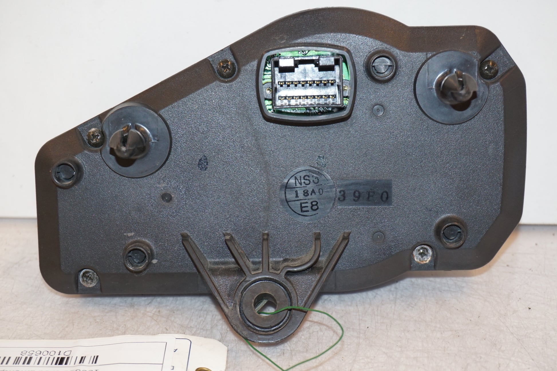 Snett nerifrån på Instrumentpanel från en Suzuki GSX-R 600 -2001 motorcykel.
