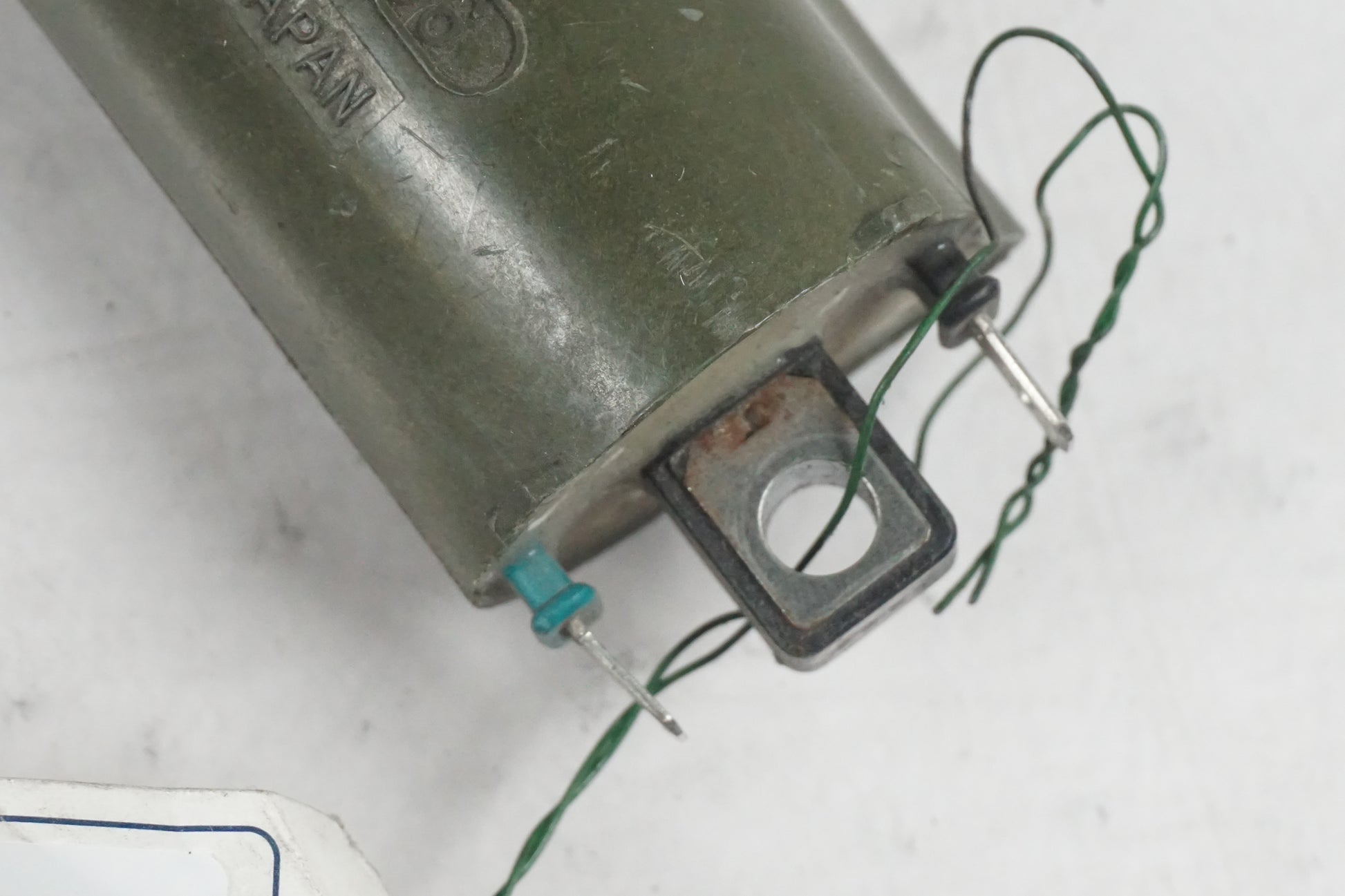 Baksidan på Tändspole från en Honda VFR 800 -2000 motorcykel.