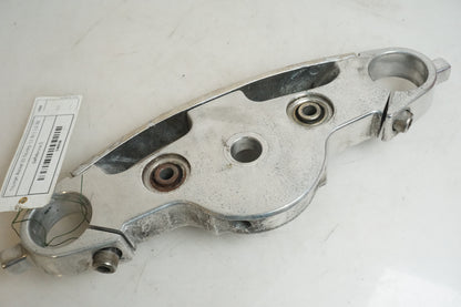 Framsidan på Gaffelkrona från en Triumph Rocket III -2011 motorcykel.