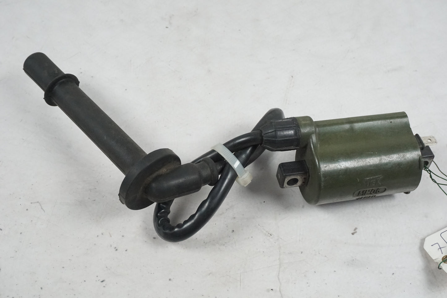 Framsidan på Tändspole från en Honda VFR 800 -1999 motorcykel.