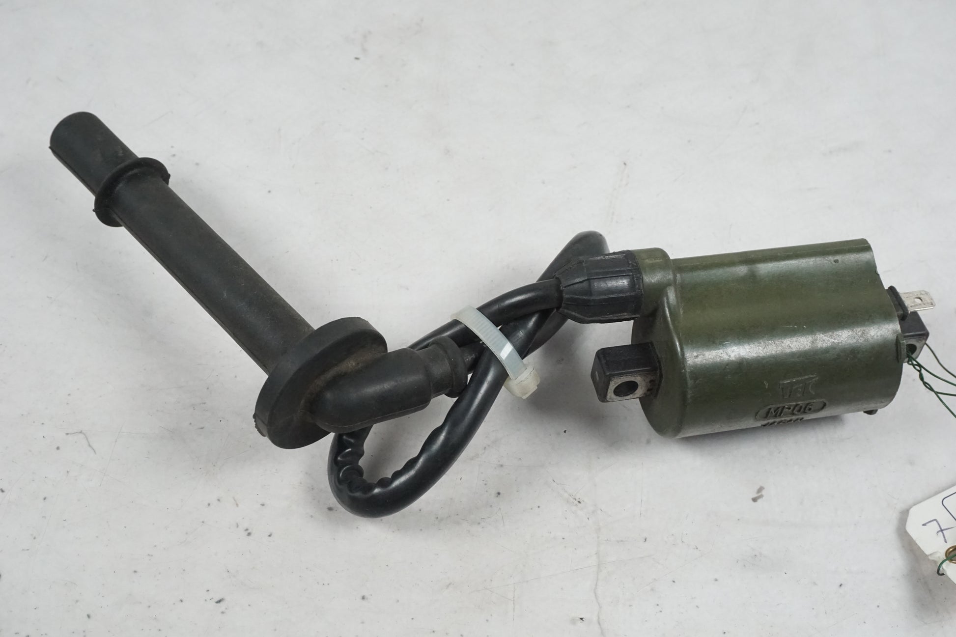 Framsidan på Tändspole från en Honda VFR 800 -1999 motorcykel.