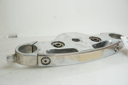 Vänster sida på Gaffelkrona från en Triumph Rocket III -2011 motorcykel.