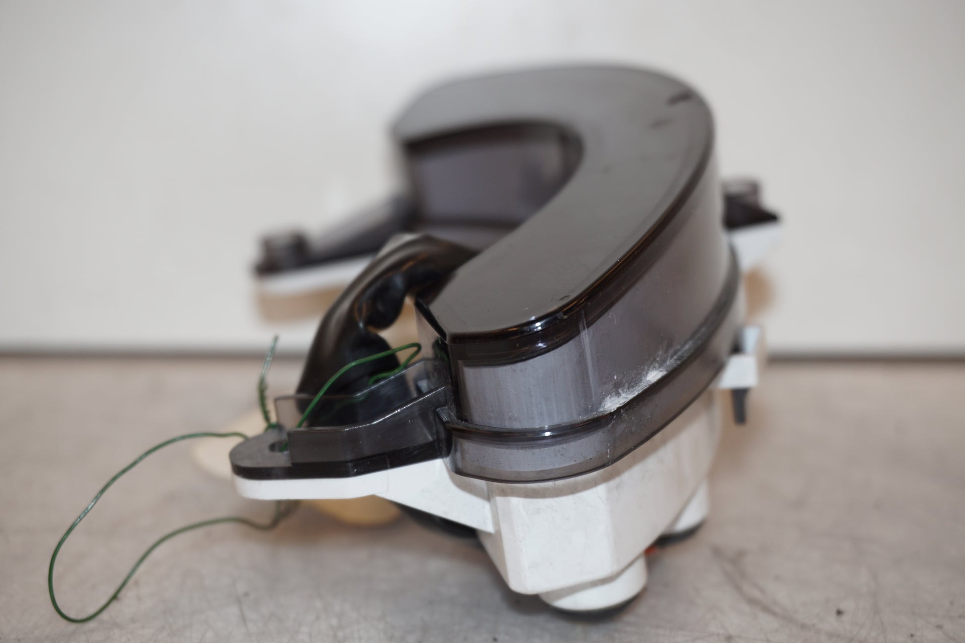 Snett uppifrån på Varningslampor från en Suzuki RF 900 R -1998 motorcykel.