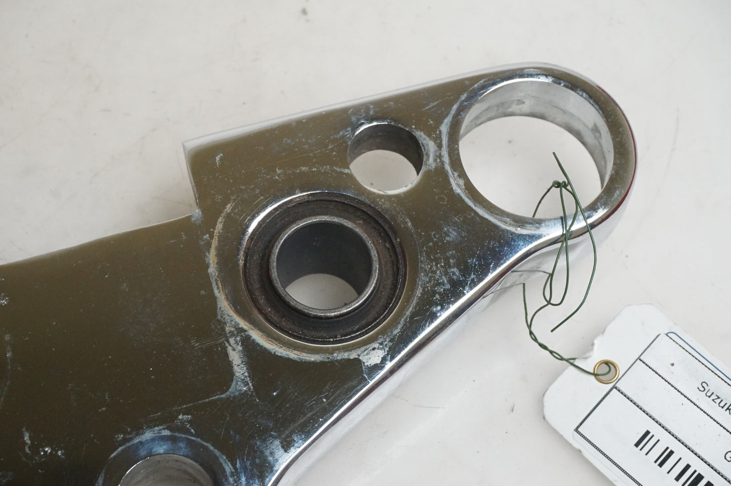 Höger sida på Gaffelkrona från en Suzuki VS 1400 -1998 motorcykel.