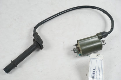 Framsidan på Tändspole från en Honda VFR 800 -2000 motorcykel.