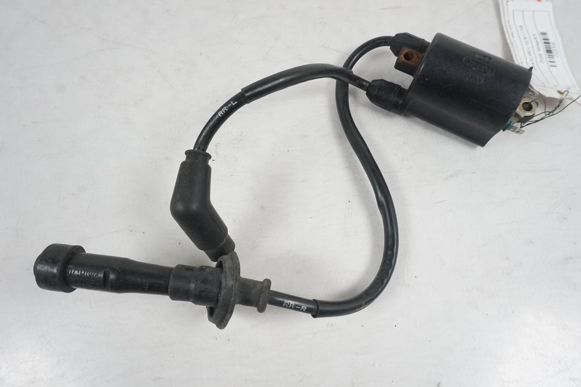 Framsidan på Tändspole från en Honda XL 650 V -2000 motorcykel.