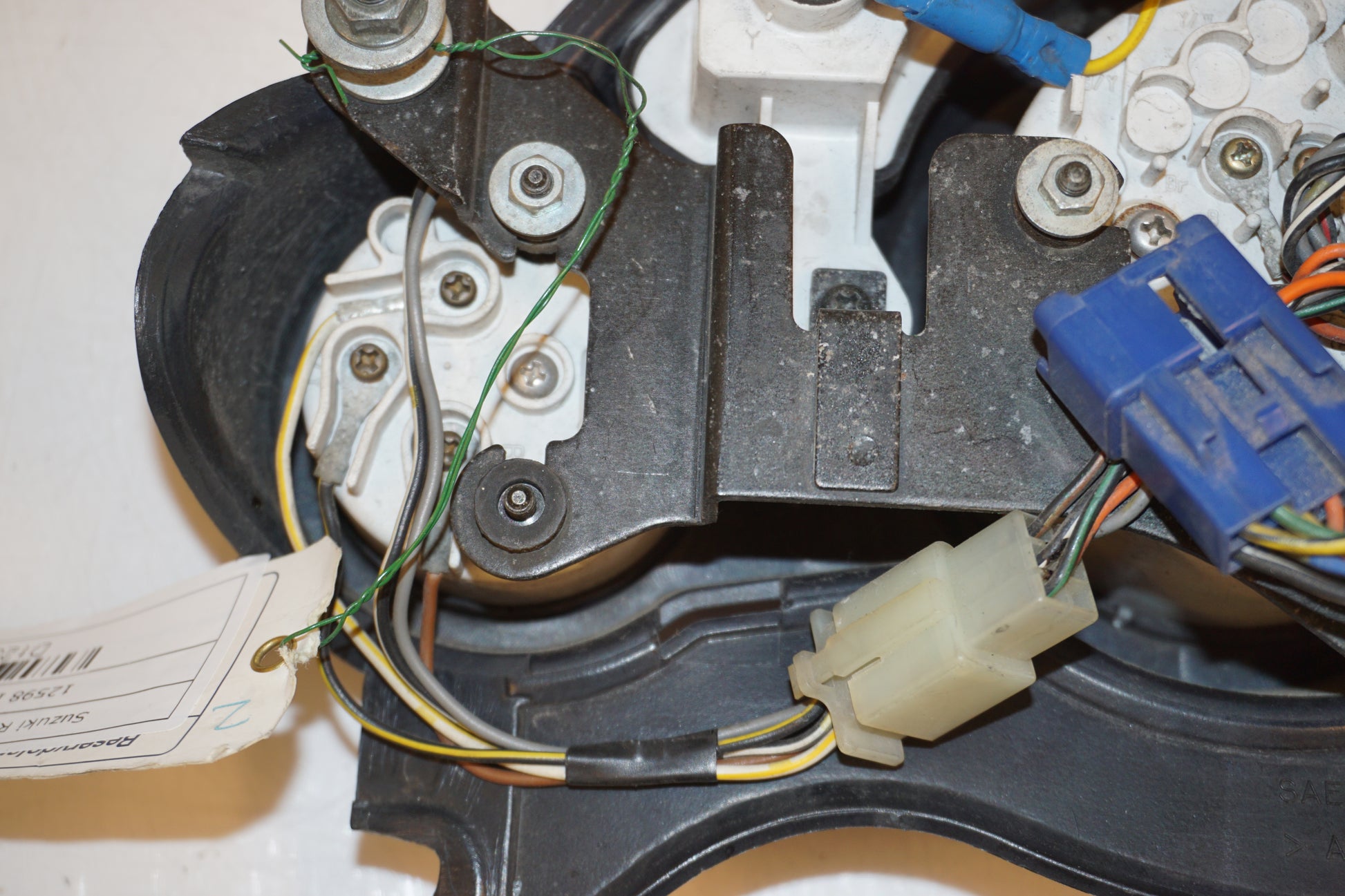 Extrabild1 på Instrumentpanel från en Suzuki RF 600 R -1993 motorcykel.