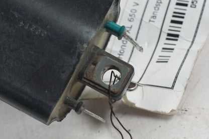 Vänster sida på Tändspole från en Honda XL 650 V -2000 motorcykel.