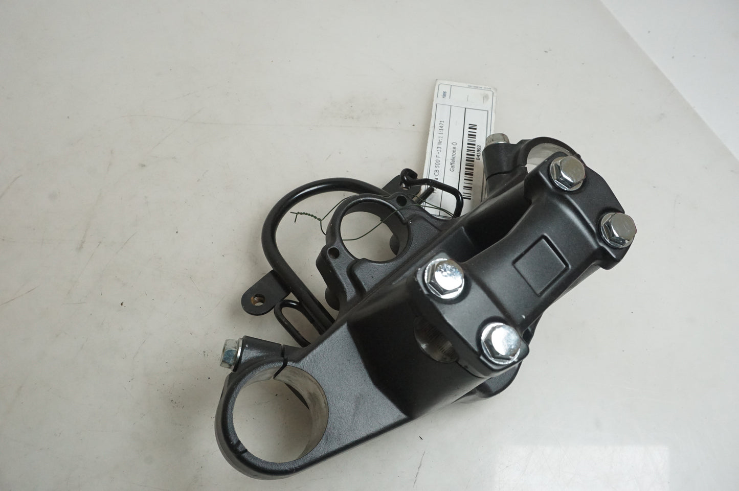 Framsidan på Gaffelkrona från en Honda CB 500 F -2013 motorcykel.